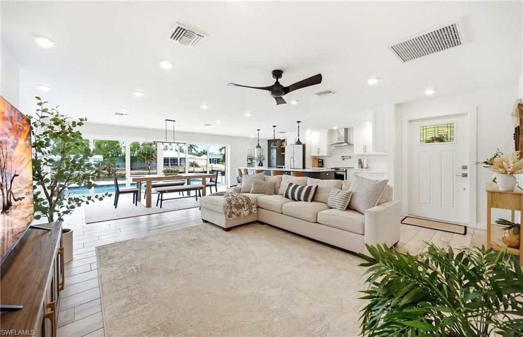 16 Sunview Blvd, Fort Myers Beach, FL 33931 Photo