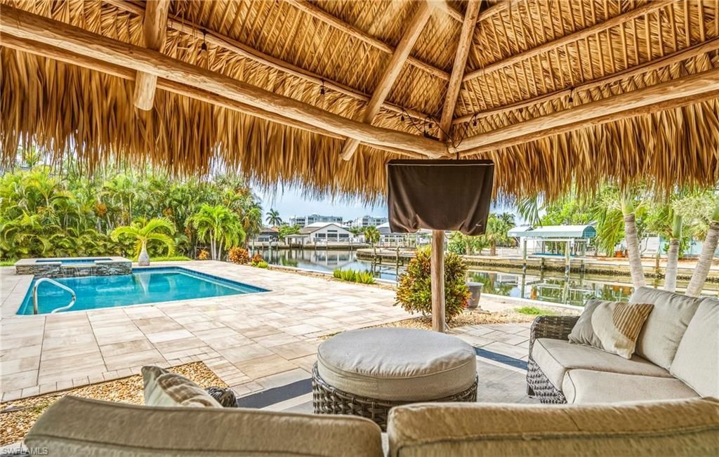 16 Sunview Blvd, Fort Myers Beach, FL 33931 Photo