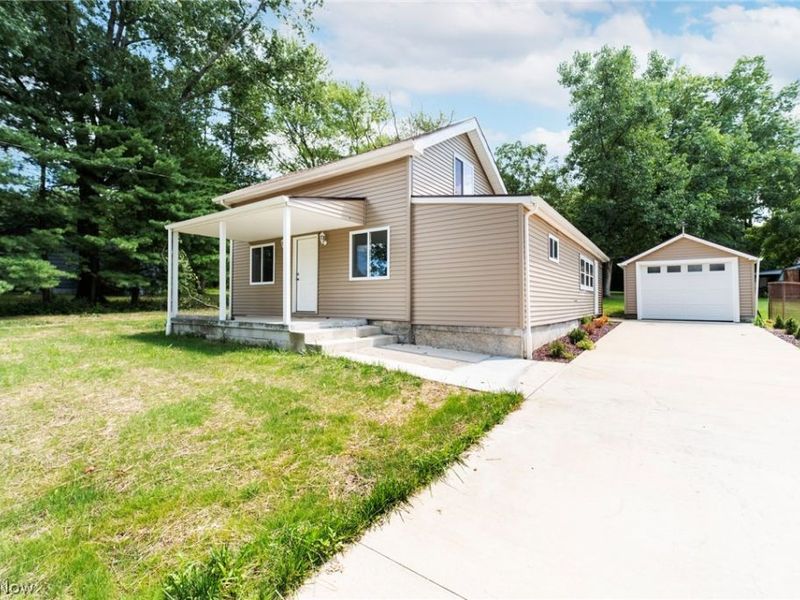 9 Dravis Drive, Youngstown, OH 44515 Photo 1