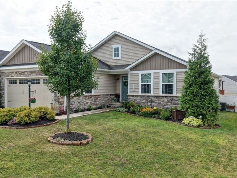 6960 Gauntlet Street SW, Massillon, OH 44646 Photo 1