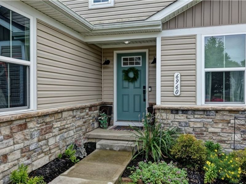 6960 Gauntlet Street SW, Massillon, OH 44646 Photo 2