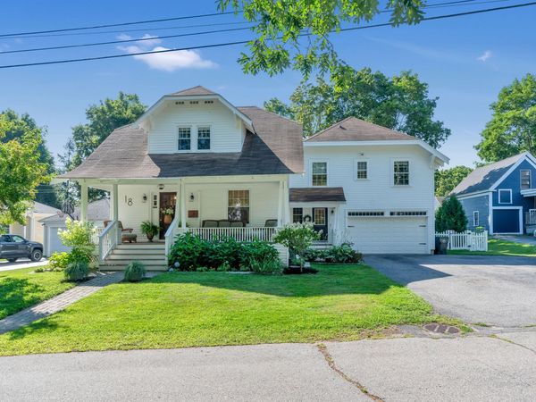 18 Pleasant Street , Kennebunk, ME 04043