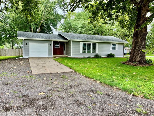 101 W 8th Street, Prairie City, IA 50228