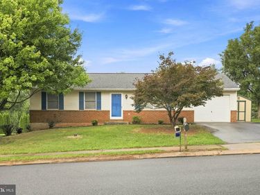 4 BARNHILL ROAD, DENVER, PA 17517