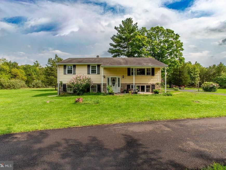 125 E Dark Hollow Road Road, Pipersville, PA 18947 Main Photo