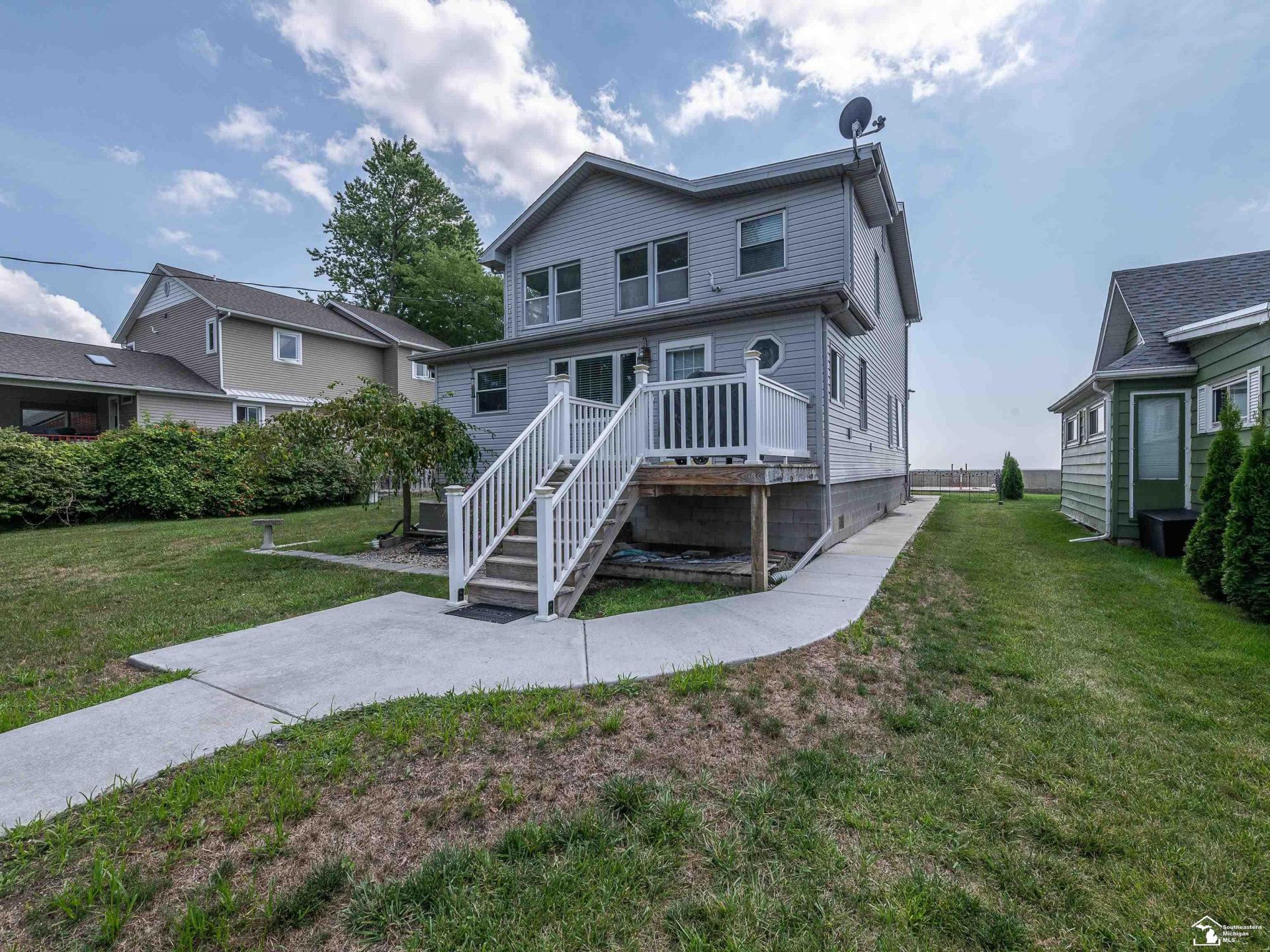 2912 Lakeshore Drive, Monroe, MI 00000 Main Photo