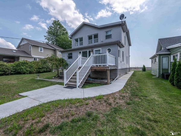 2912 Lakeshore Drive, Monroe, MI 00000