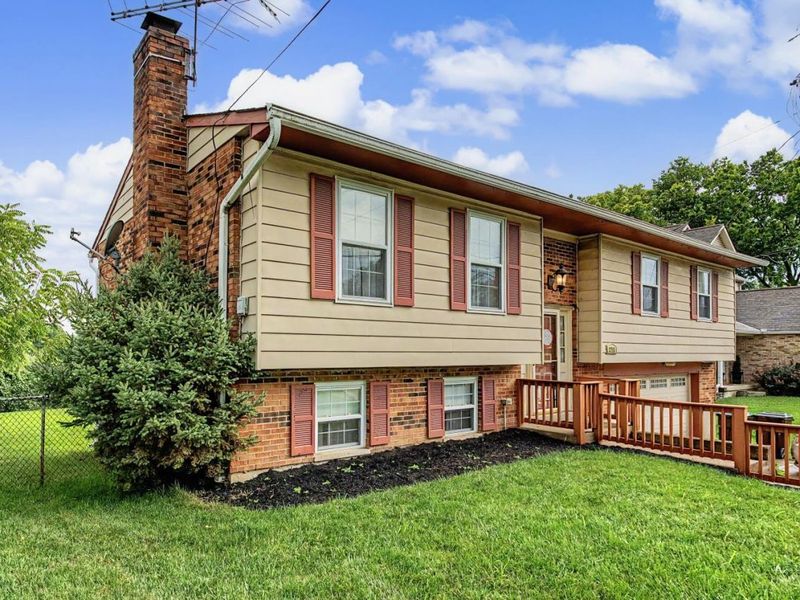 1711 8 Mile Road, Anderson Township, OH 45255 Photo 2