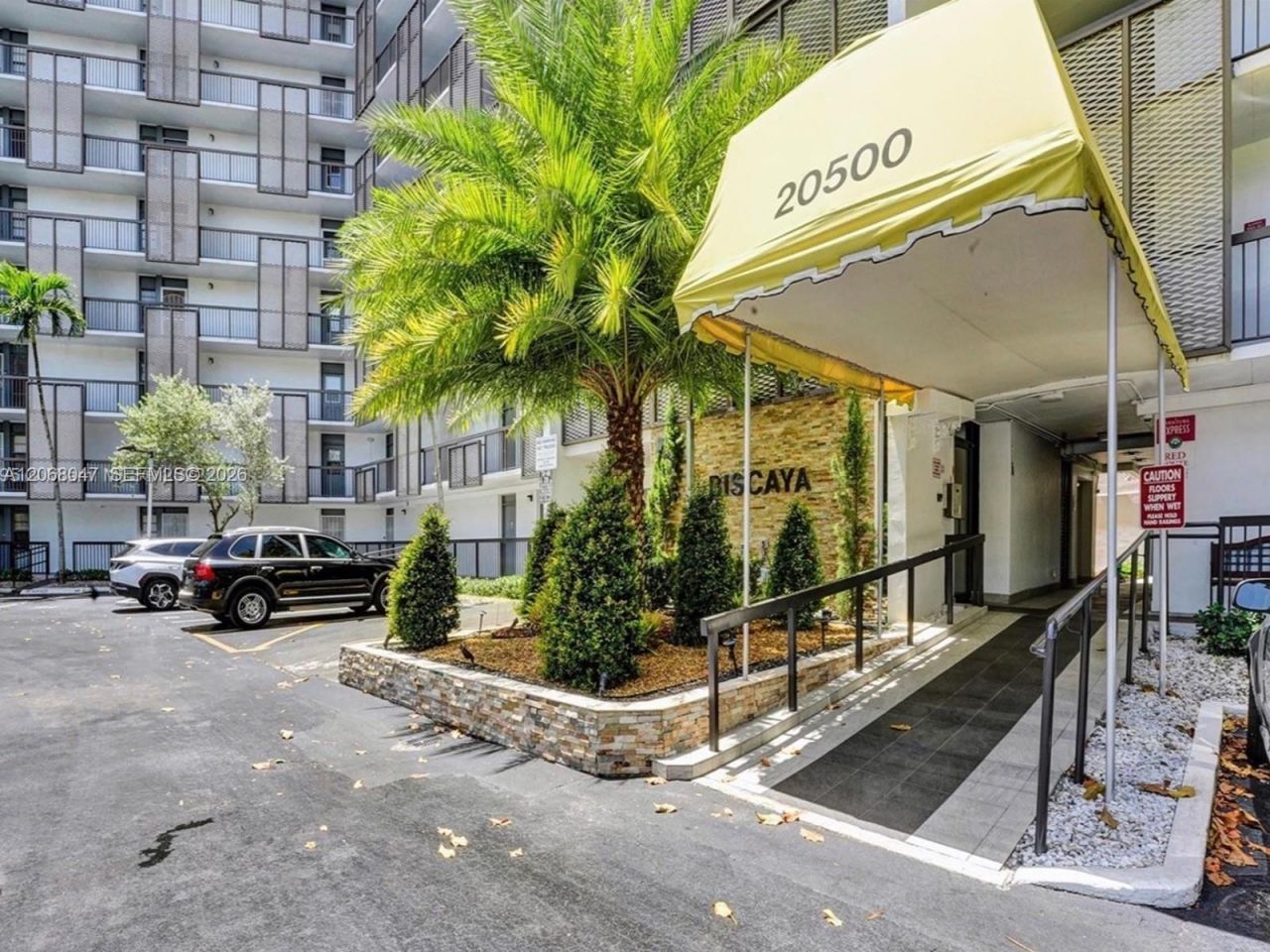20500 W Country Club Dr, Unit 517, Aventura, FL 33180 Photo