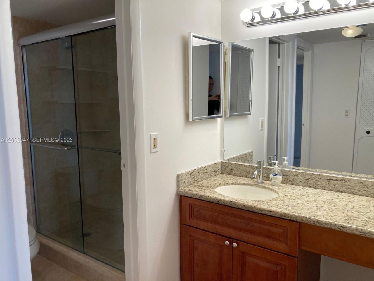 20500 W Country Club Dr, Unit 517, Aventura, FL 33180 Photo