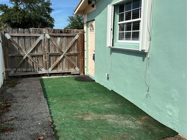 Unit REAR, West Palm Beach, FL 33413