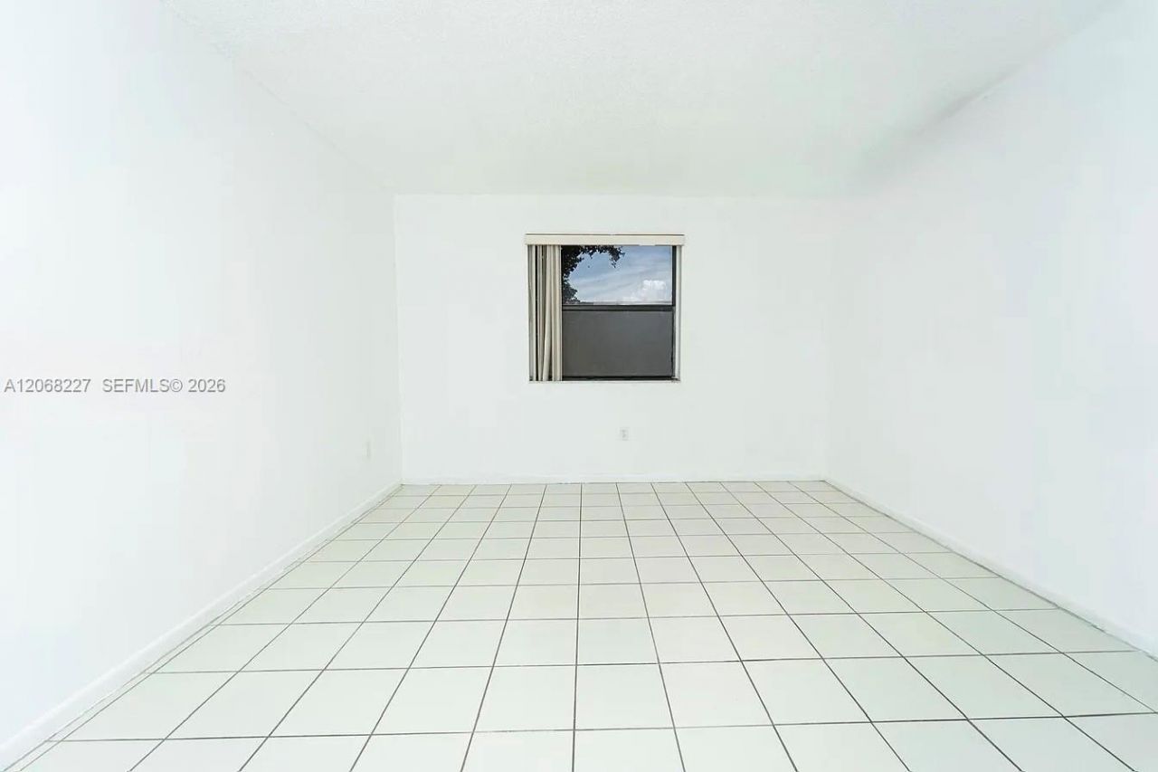 576 NW 114th Ave , Unit 203, Sweetwater, FL 33172 Photo