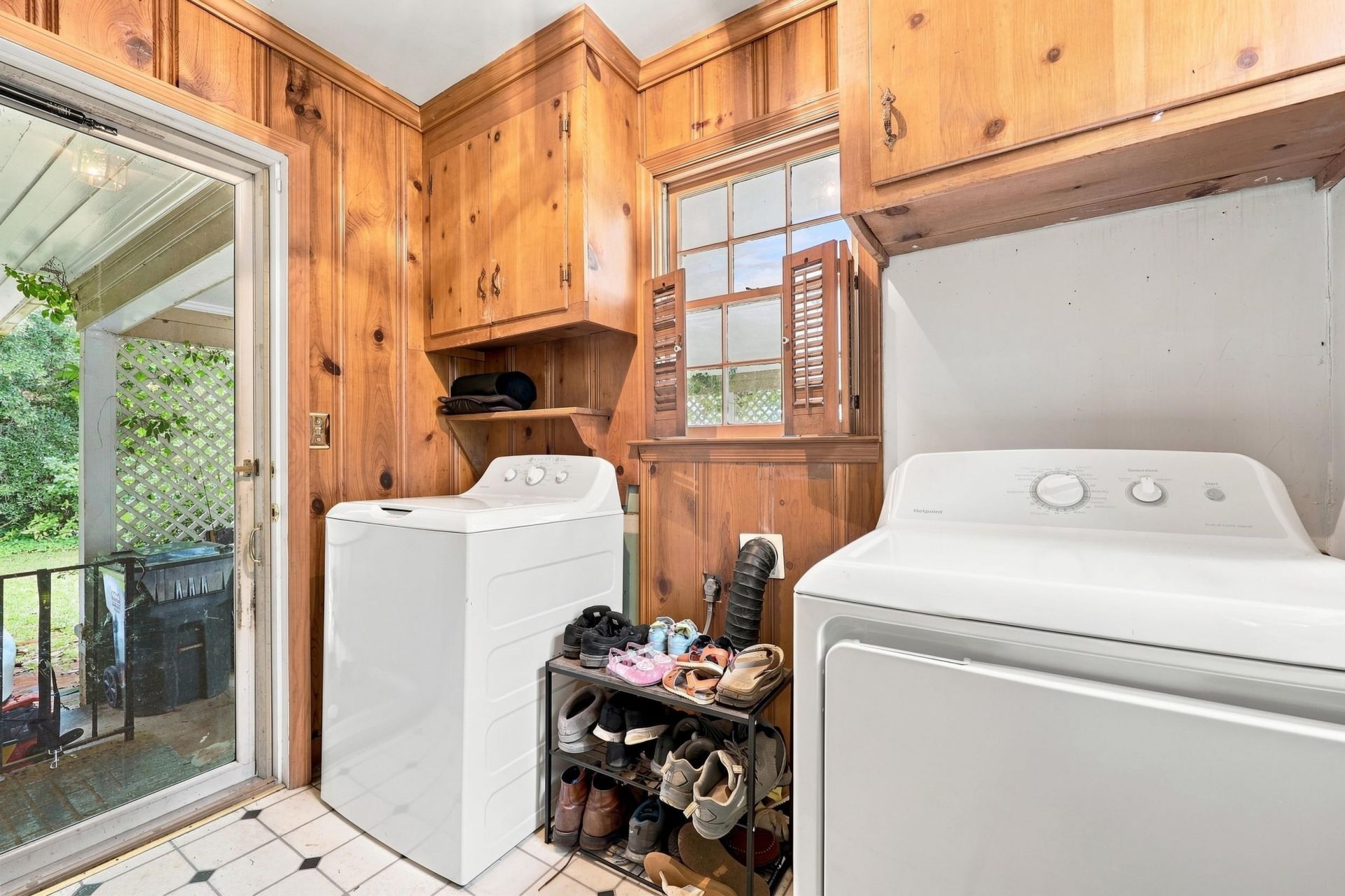 130 Cooper St.  Photo 17
