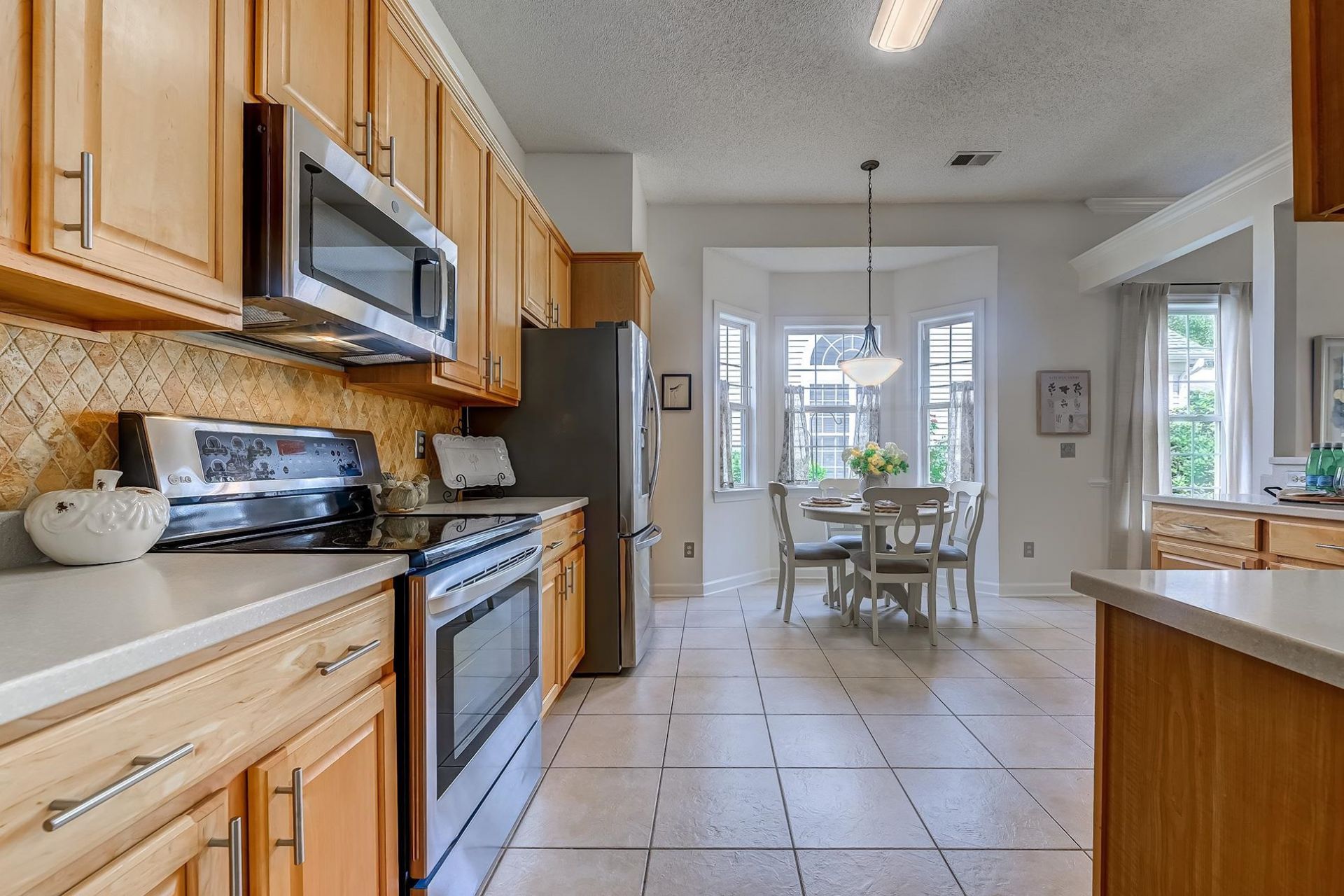 6439 Longwood Dr. Photo 10