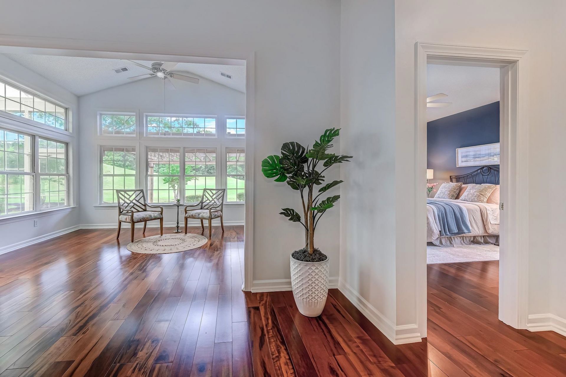 6439 Longwood Dr. Photo 16
