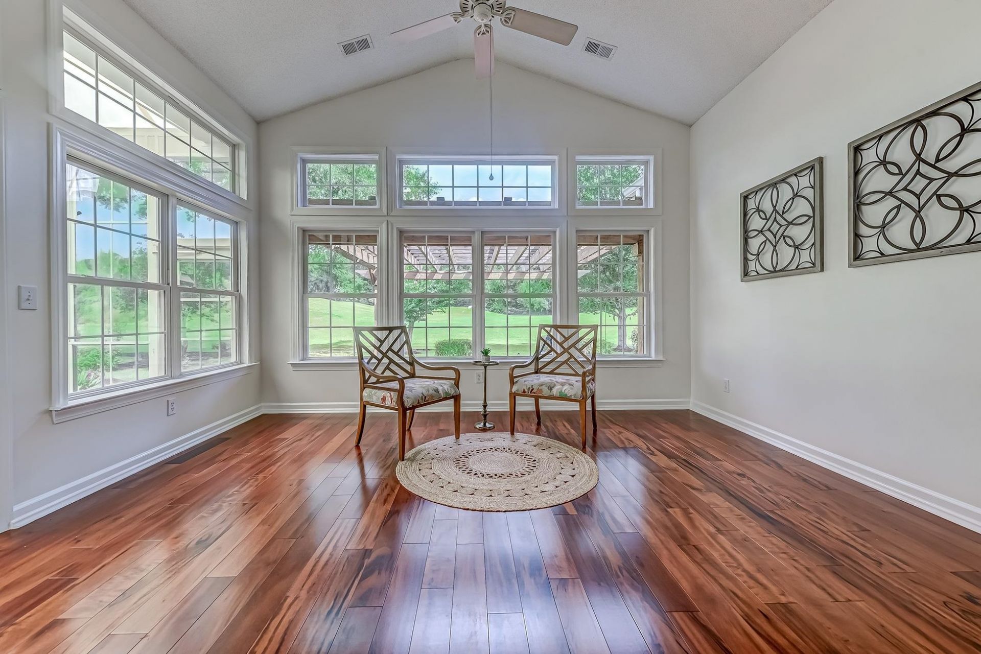 6439 Longwood Dr. Photo 17