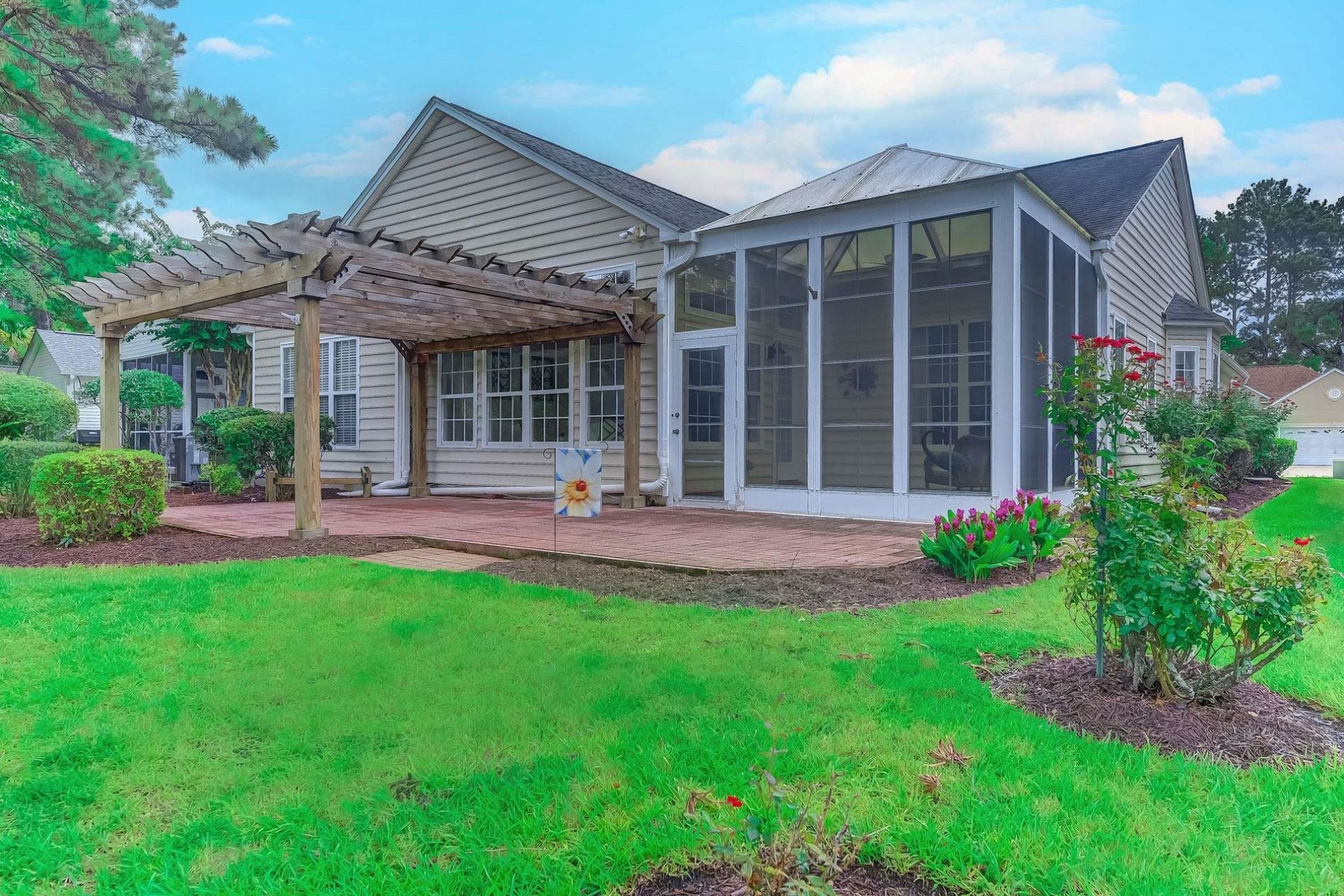 6439 Longwood Dr. Photo 23