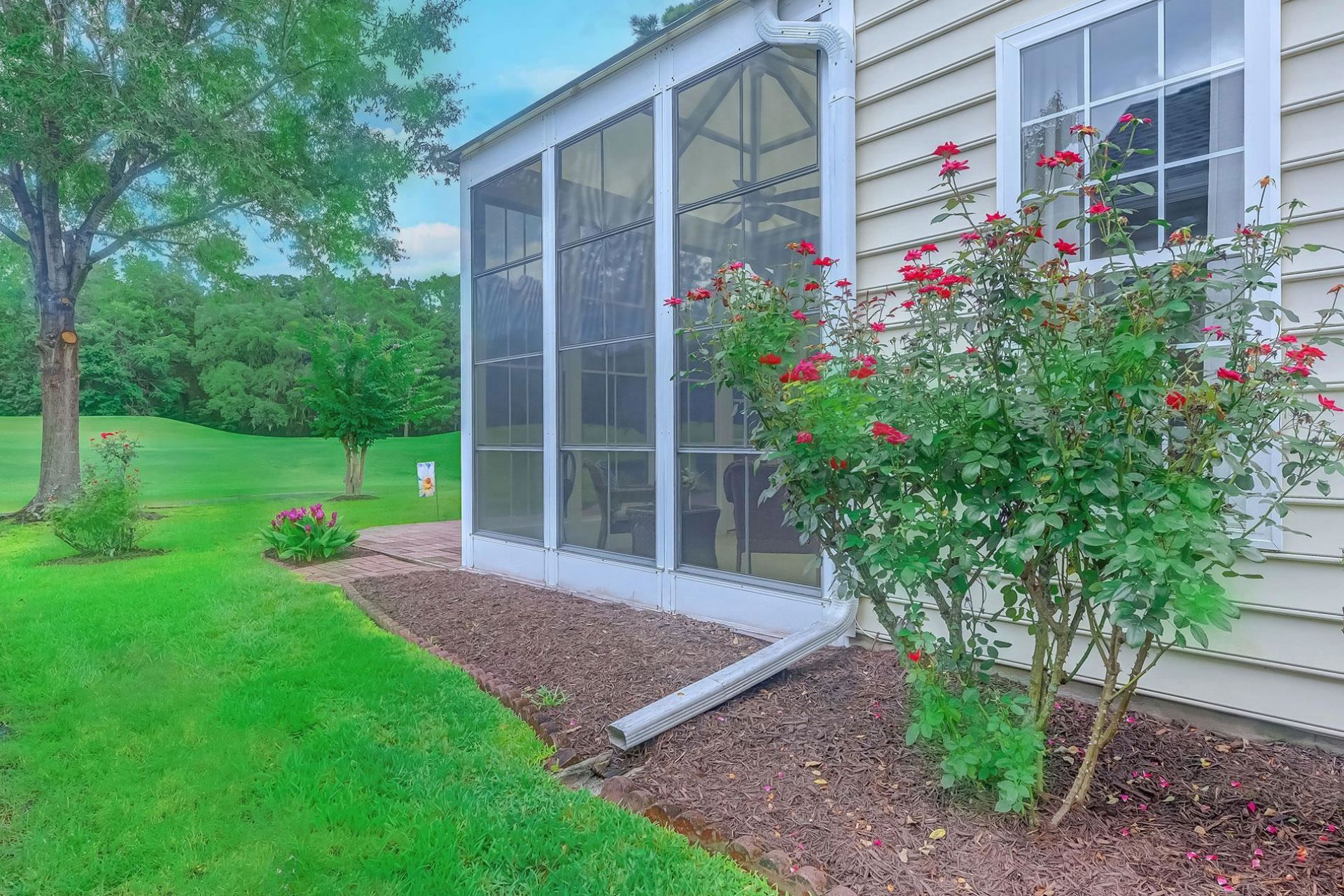 6439 Longwood Dr. Photo 24