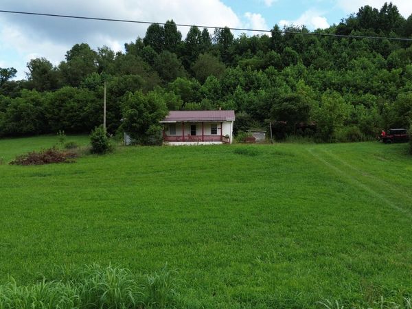 1073 Marvin Springs Road, Nickelsville, VA 24271