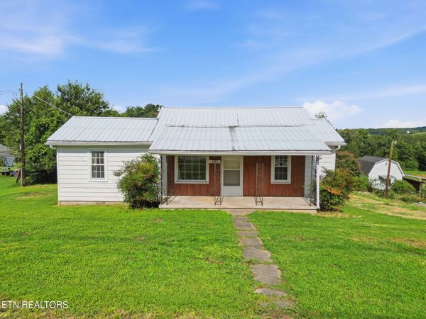 415 Island Ford Rd, Jacksboro, TN 37757