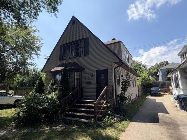 2727 N 56th STREET, Unit 2727A, Milwaukee, WI 53210