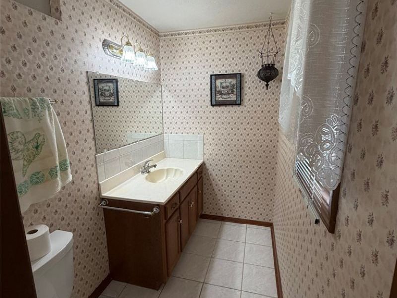 1510 Winchester Drive, Parma, OH 44134 Photo 12