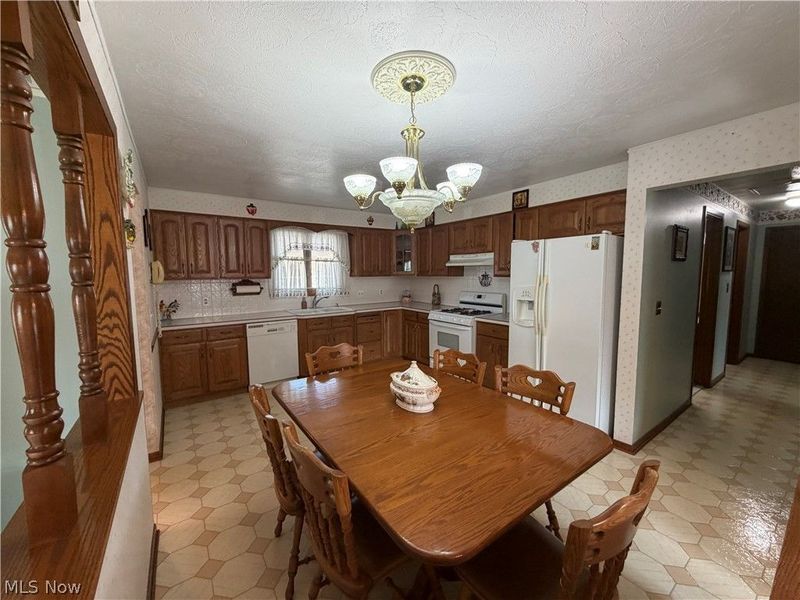 1510 Winchester Drive, Parma, OH 44134 Photo 6