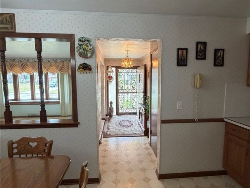 1510 Winchester Drive, Parma, OH 44134 Photo 8