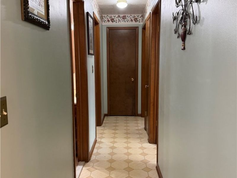 1510 Winchester Drive, Parma, OH 44134 Photo 9