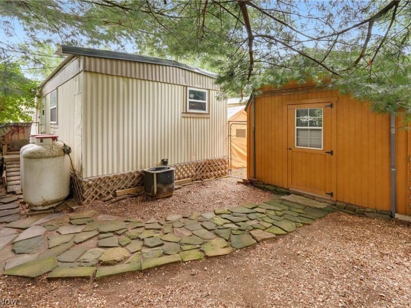 2349 Ivy Way Street NE, Canton, OH 44705 Photo 7