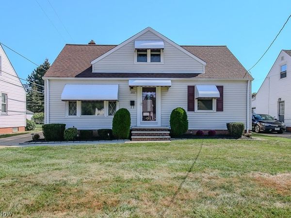253 E 288th Street , Willowick, OH 44095
