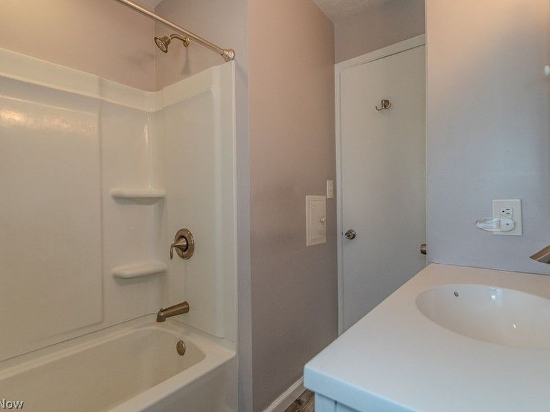 253 E 288th Street , Willowick, OH 44095 Photo 16