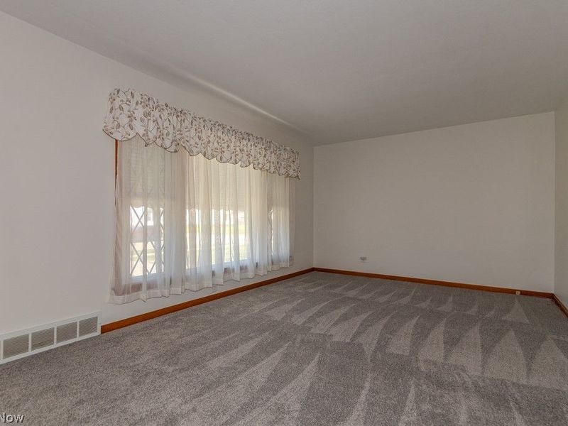 253 E 288th Street , Willowick, OH 44095 Photo 6