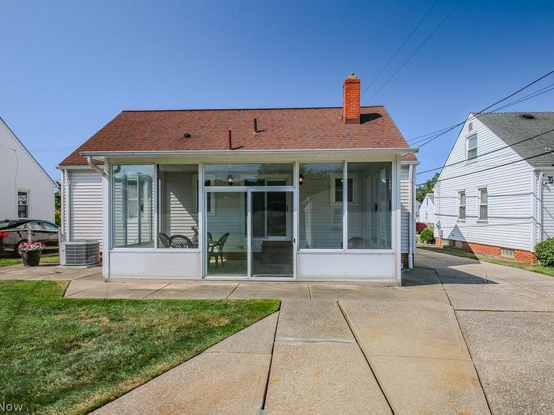 253 E 288th Street, Willowick, OH 44095 Photo 8