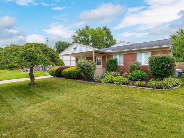 845 Jamestown Avenue , Elyria, OH 44035