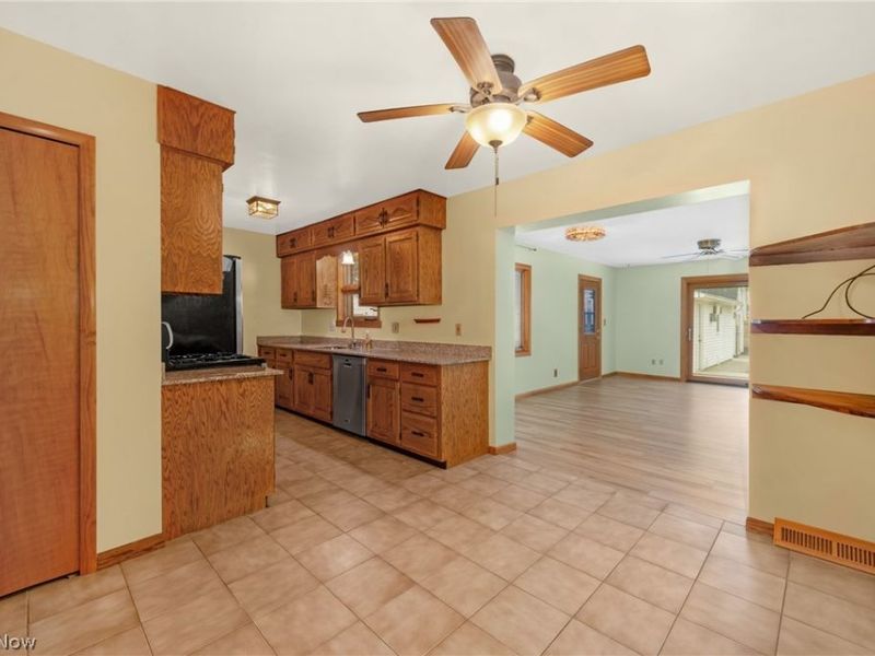 845 Jamestown Avenue , Elyria, OH 44035 Photo 11