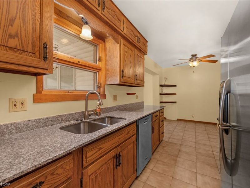 845 Jamestown Avenue , Elyria, OH 44035 Photo 14