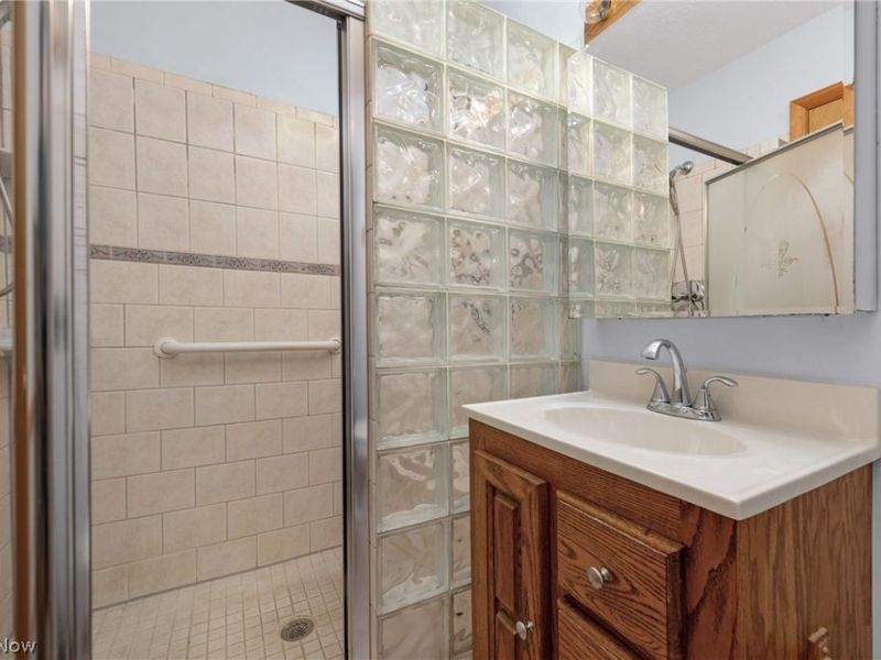 845 Jamestown Avenue , Elyria, OH 44035 Photo 19