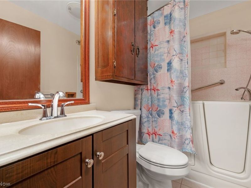 845 Jamestown Avenue , Elyria, OH 44035 Photo 23