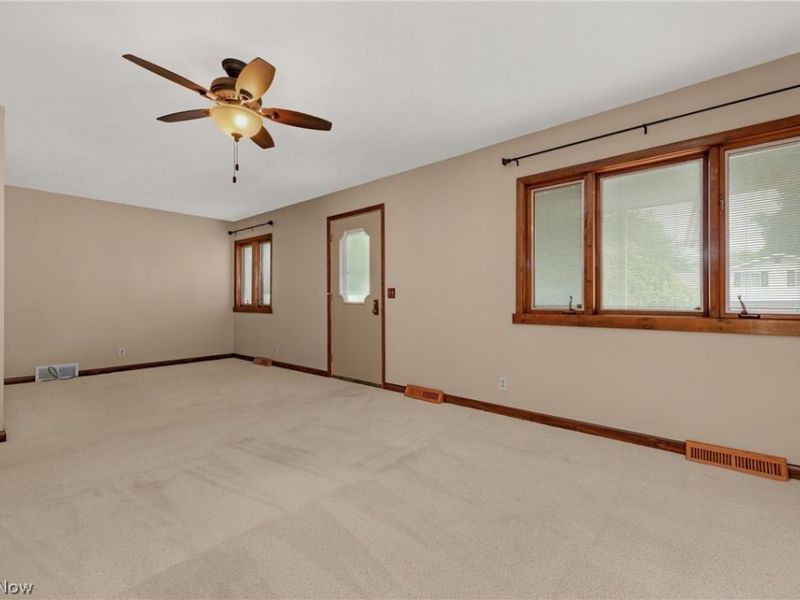 845 Jamestown Avenue , Elyria, OH 44035 Photo 6