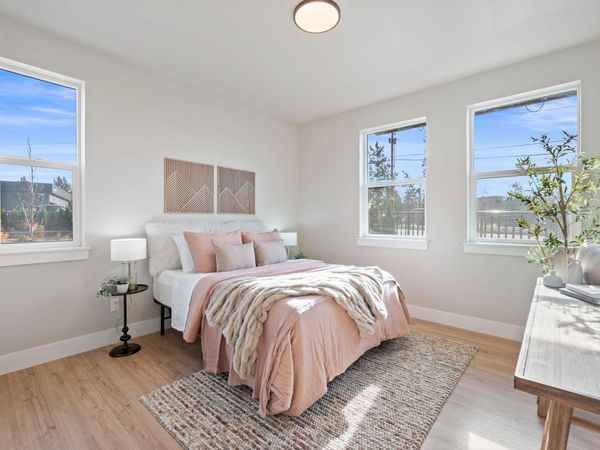 20552 NE Empire Avenue, Bend, OR 97701
