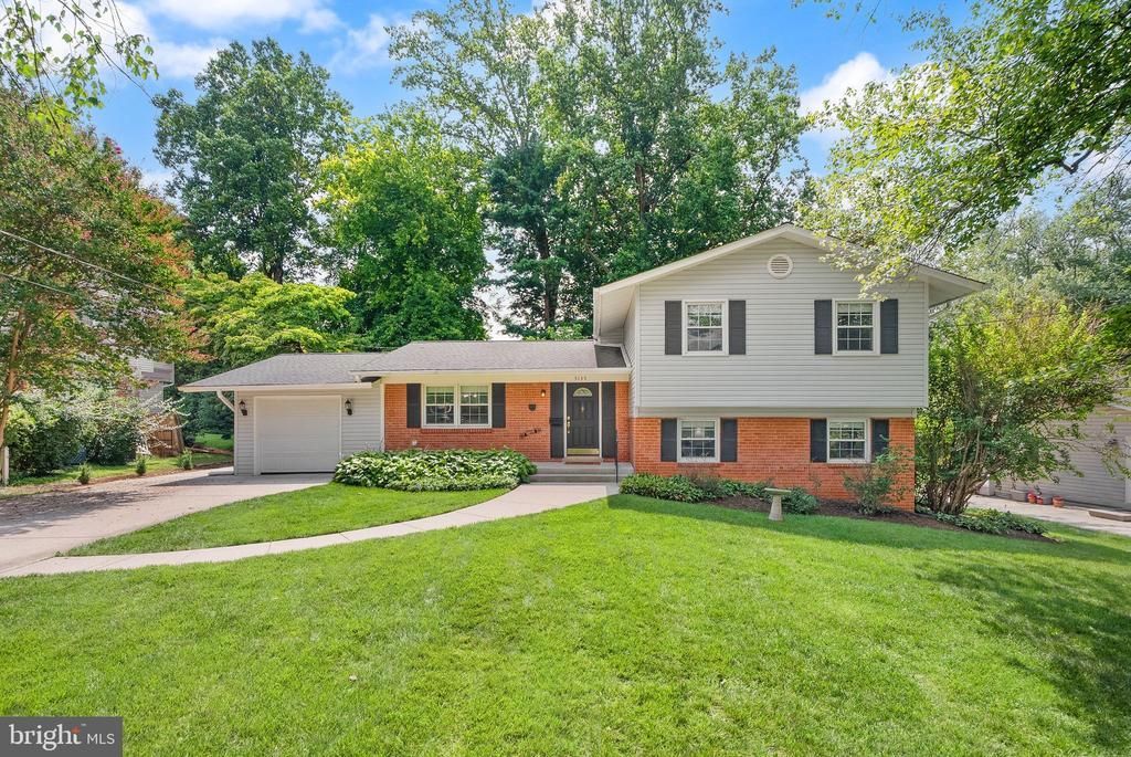3135 Fair Woods, Fairfax, VA 22030 Main Photo
