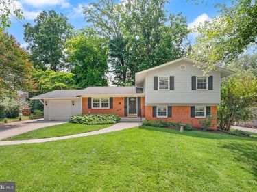 3135 FAIR WOODS, FAIRFAX, VA 22030
