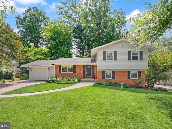 3135 FAIR WOODS, FAIRFAX, VA 22030