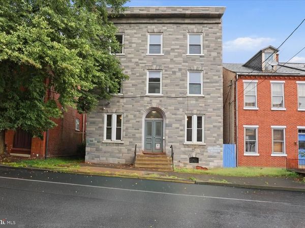 233 W CHESTNUT STREET , LANCASTER, PA 17602
