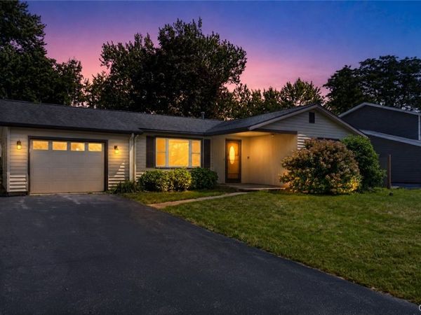 7886 Walnut Place, Liverpool, NY 13090