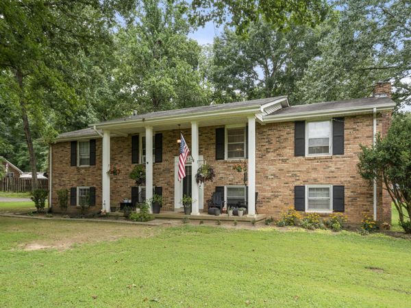 124 Shadybrook Cir , Dickson, TN 37055