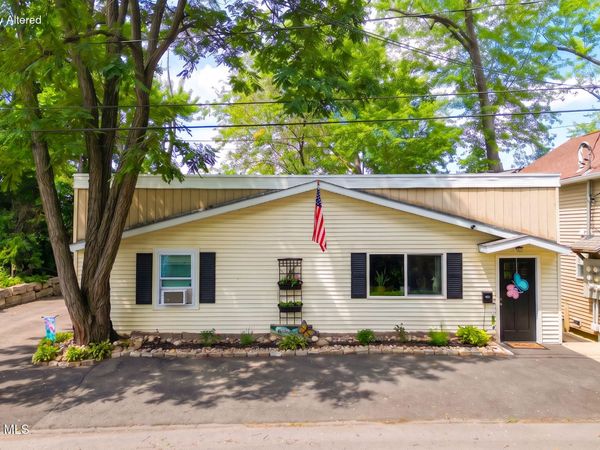 515 1st Avenue, Troy, NY 12182