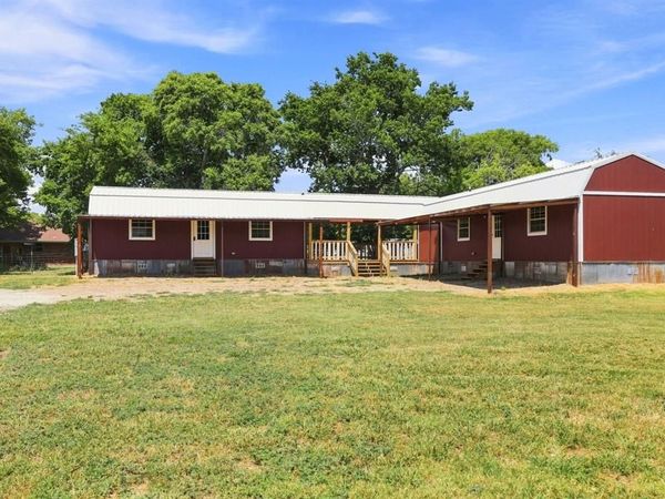 933 Scott, Honey Grove, TX 75446