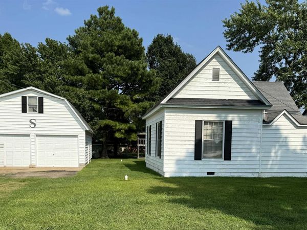 1607 S Carbon Street, Marion, IL 62959